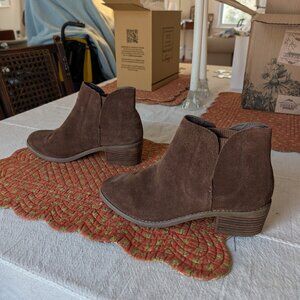 Brown Bass Booties, leather, size 7